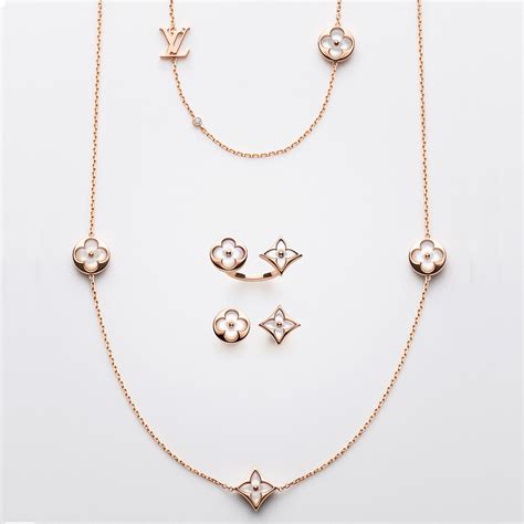 louis vuitton inspired necklace.